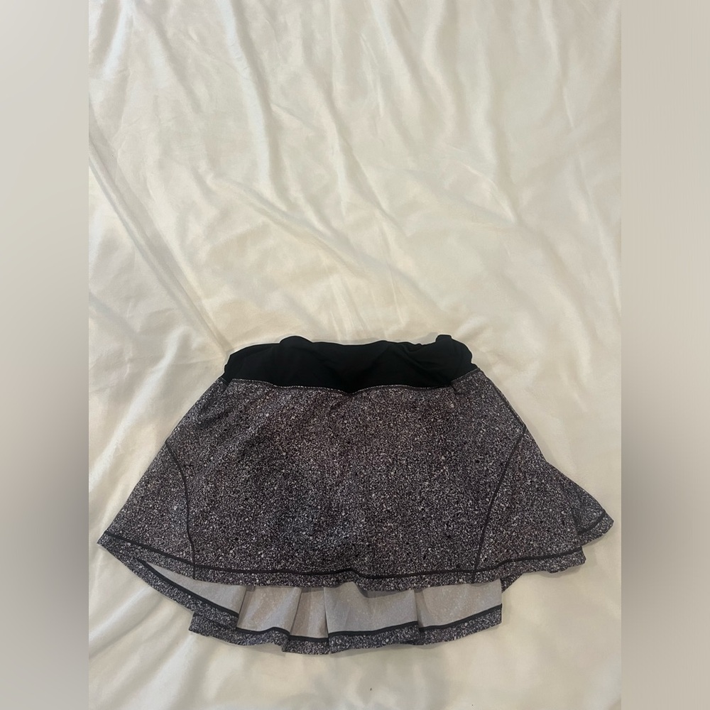 Lululemon Pattern Skirt. Size 4 Regular - image 1